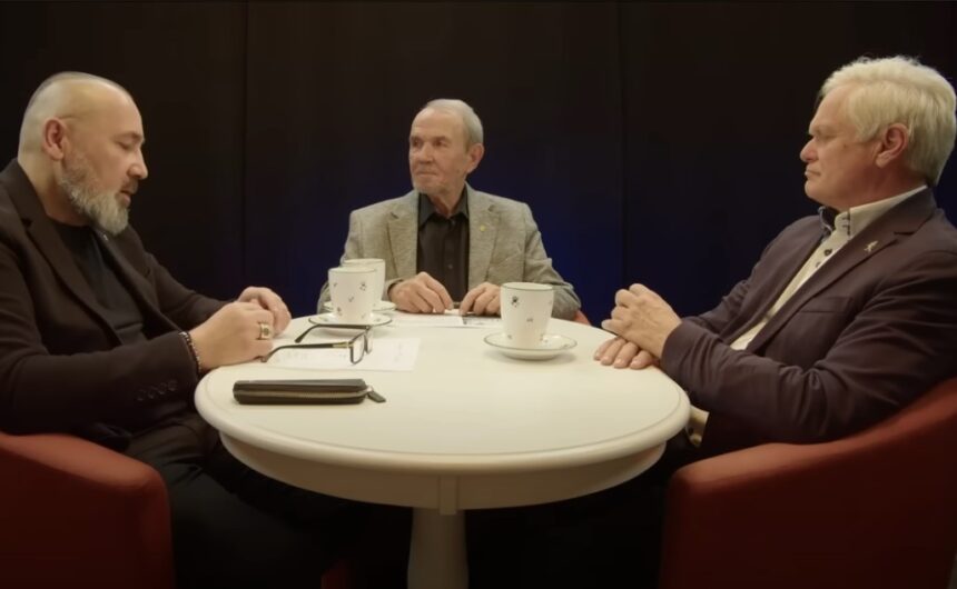 Historie ukazuje, že v dobách nejistoty přežívají ti, kteří se dokáží přizpůsobit změnám včas.