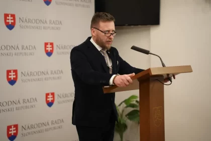 Vládní zmocněnec Kotlár vyzývá k zákazu mRNA vakcín proti COVID-19