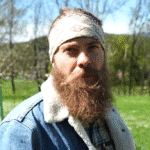 Objevte příběh Tibora Uhlíře, který zasvětil život ochraně starých odrůd ovocných stromů a přírodnímu hospodaření