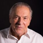 Stanislav Grof - Průkopník transpersonální psychologie výzkumník vědomí a tvůrce holotropního dýchání