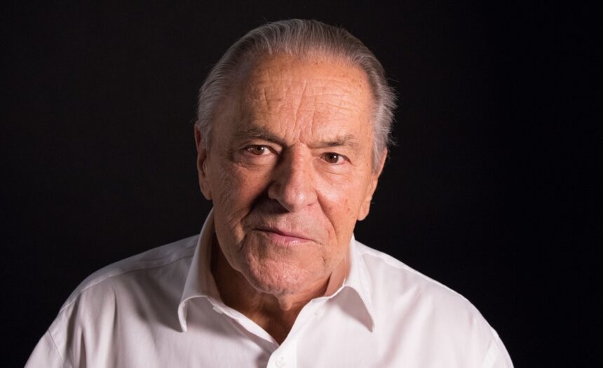 Stanislav Grof - Průkopník transpersonální psychologie výzkumník vědomí a tvůrce holotropního dýchání