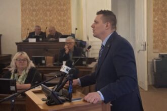 V prostorách Poslanecké sněmovny se uskutečnil veřejný seminář zaměřený na reflexi covidové pandemie, jejího zvládání i mediálního obrazu.