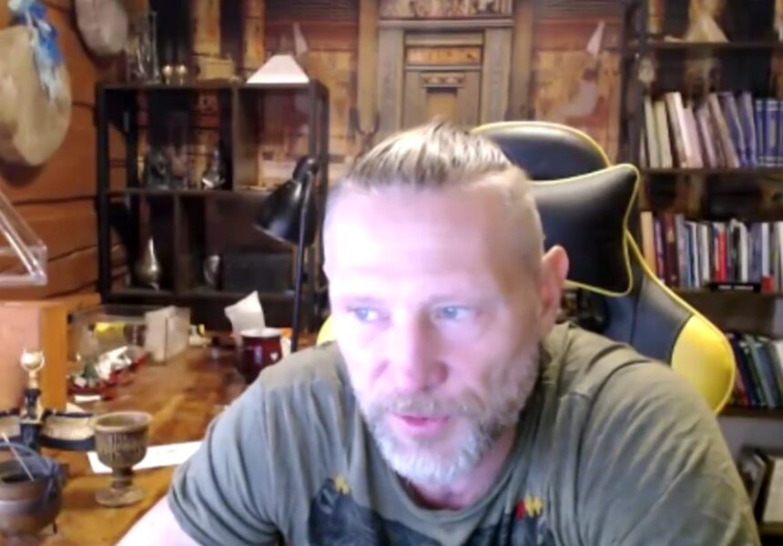 Hloubková úvaha o duchovní proměně lidstva, propojení moderní vědy, kosmologie a starověkých mystérií. Video ukazuje, že současné změny na Zemi jsou součástí hlubšího probuzení vědomí.