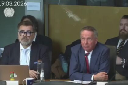 Bývalý hlavní toxikolog Pfizeru, Dr. Sterz, odhaluje v šokujícím svědectví pozadí schvalování vakcíny Comirnaty